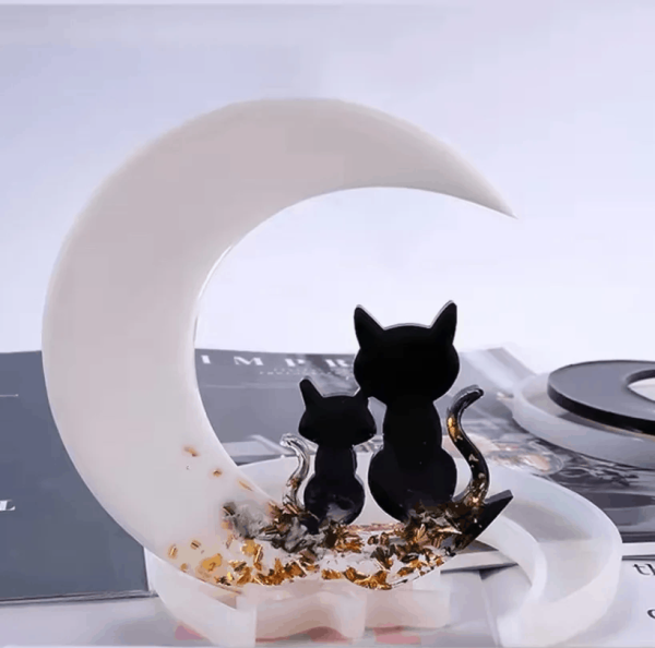 Молд котики на місяці