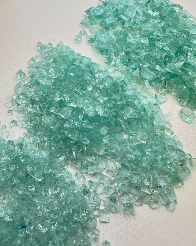 Скляна крихта Світла бірюза 2-3 3-5 та 5-8мм упаковка 200грам