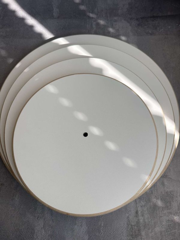 Борд з бортиком та отвором під механізм