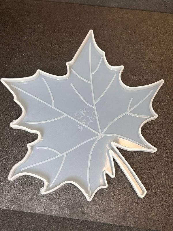 Лист клену молд